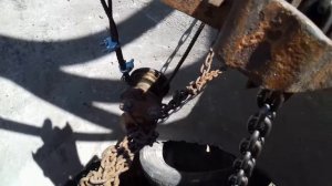 как опустить железобетонные кольца одному без тяжёлой техники и помощников.