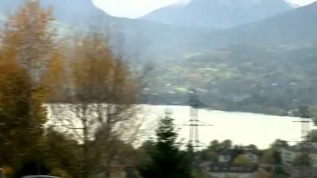 Annecy-le-Vieux (Haute-Savoie), la dépose d'un pylône électrique смотреть онлайн