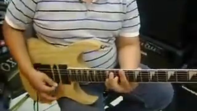 Giancarlo De la Cruz probando guitarra Ibanez RG 470 смотреть онлайн