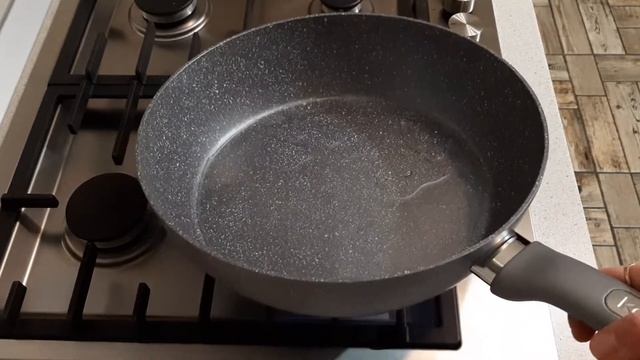 ? Сковорода Kamille с гранитным покрытием KM-4297GR, 30 см - жарим оладушки смотреть онлайн