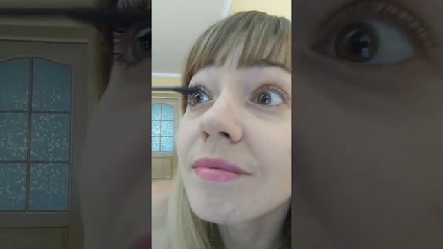 Многофункциональная тушь для ресниц с насыщенным черным пигментом The One 5-в-1, код
33897 смотреть онлайн