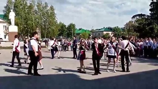 выпускной танец 11 класса, 2021 город Сенгилей, Ульяновская область смотреть онлайн