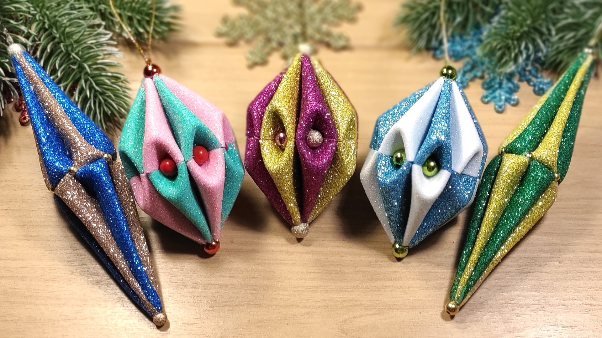 ПРОСТЫЕ ФОНАРИКИ на ёлку из фоамирана, своими руками. Новогодние игрушки своими руками. смотреть онлайн