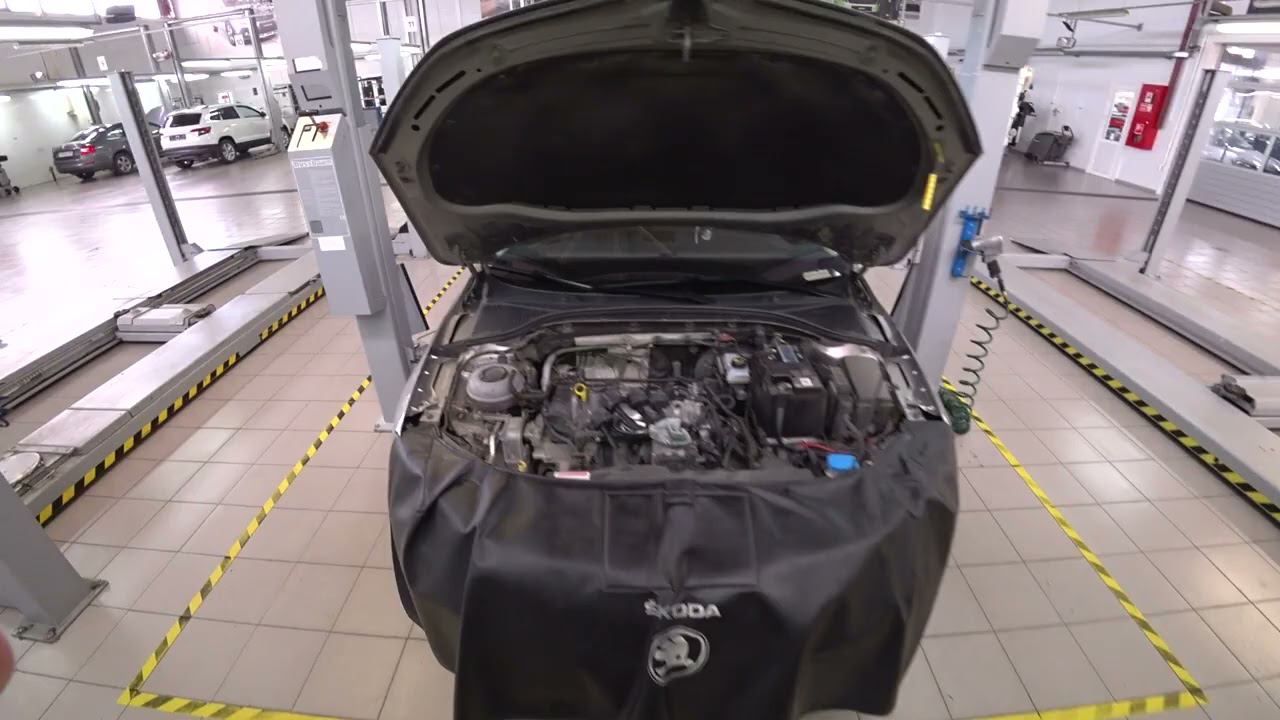 Skoda Octavia A-7 1,6 CWVA замена свечей зажигания