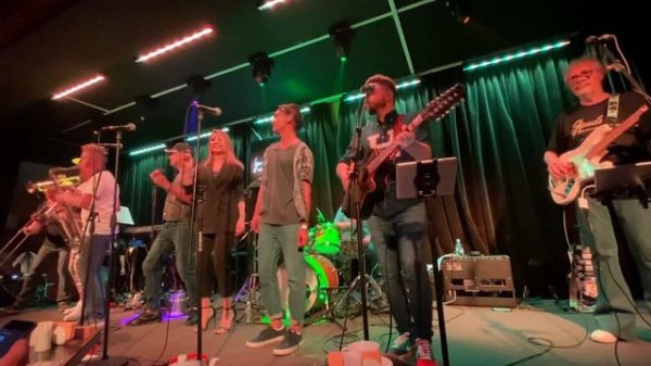 Leonid and Friends - Beginnings (Chicago cover)