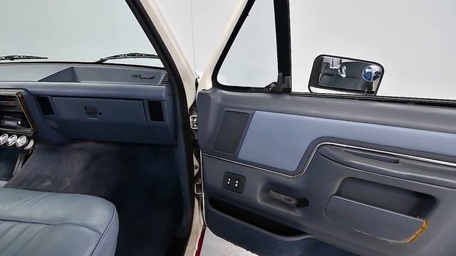 1990 Ford F-150 XLT Lariat смотреть онлайн