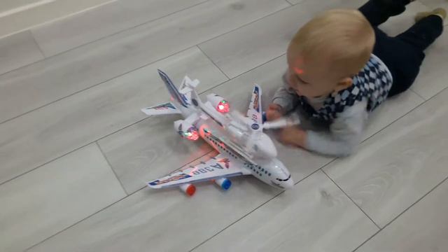 Самолет, вертолет и Dan Balanuch смотреть онлайн