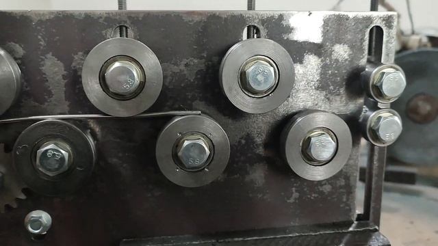 станок для выпрямления проволоки и изготовление колец. смотреть онлайн