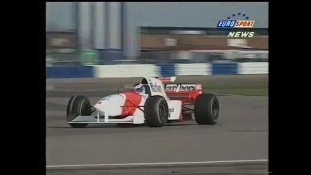 Mercedes McLaren SLR - лучшее из двух миров.