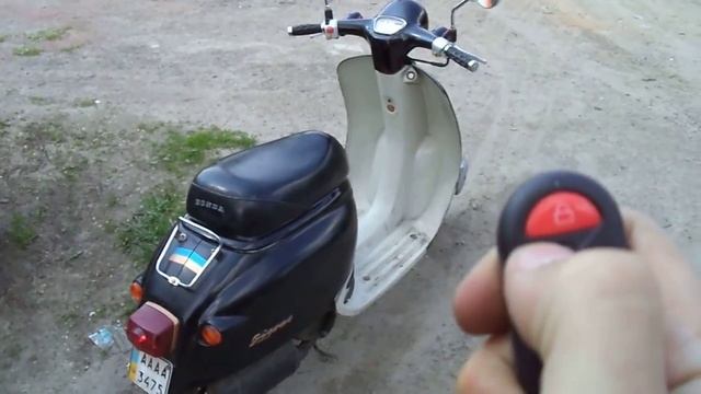 сигнализация на Honda Giorno и Yamaha Vino ретроскутер мопед с удаленным зажиганием смотреть онлайн