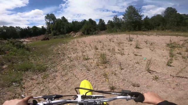 HUGE hill climbs at a sandy Quarry on a Suzuki drz 125 смотреть онлайн