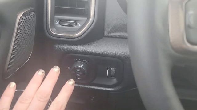 2022 Ram 1500 Sport, Ivory Tri-coat Pearl смотреть онлайн