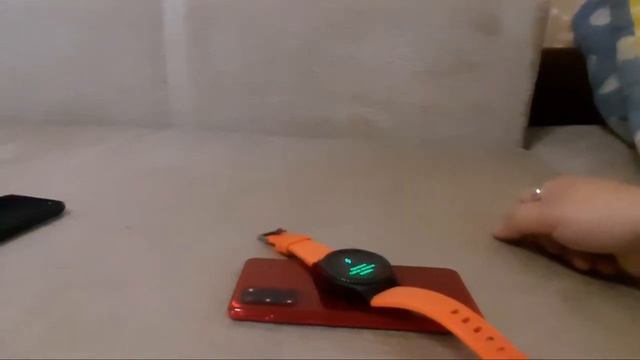 Беспроводная обратная зарядка | Samsung S20 смотреть онлайн