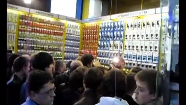 Убойное видео с начала продаж SAMSUNG Galaxy Tab 10.1 смотреть онлайн