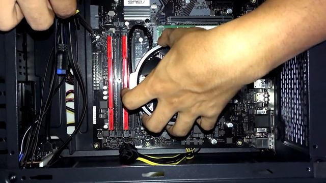 ENSAMBLE PC GAMER ECONÓMICA (RYZEN 5 3400G) смотреть онлайн
