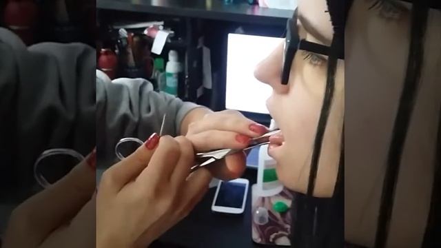 Пирсинг языка смотреть онлайн