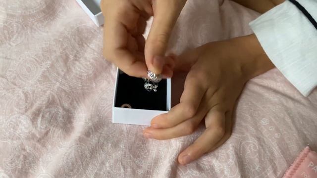 Моё ПЕРВОЕ видео на YOUTUBE! Распаковка браслета PANDORA:))? смотреть онлайн