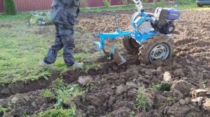 Вспашка плугом ПЦ-1-18 без адаптера