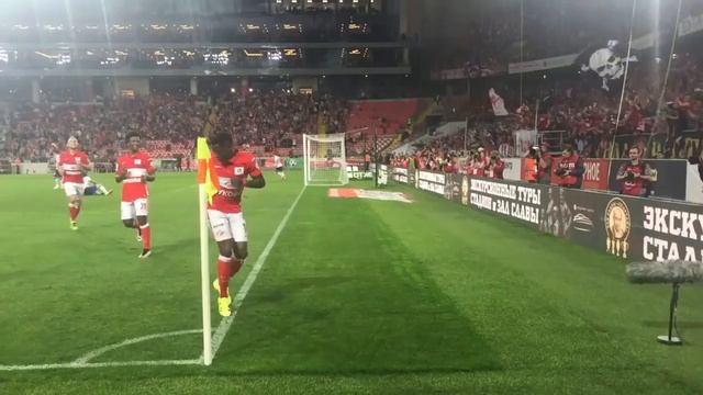 Танец Квинси Промеса после гола смотреть онлайн