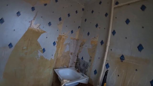 1238. Первый снег. Смываем побелку с потолка. #ремонт смотреть онлайн