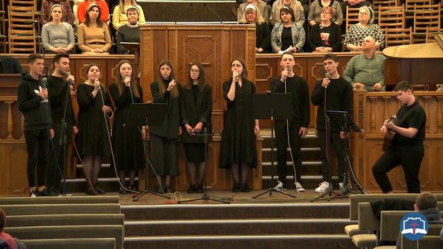 45. Изучение Библии. О конце времён. Откровение 5:1-14 смотреть онлайн