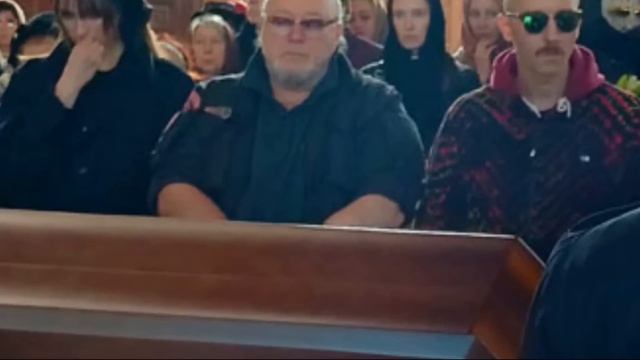 СКРЫЛИ ОТ НАС! ВОТ ЧТО ПОЛОЖИЛИ В МОГИЛУ ВЯЧЕСЛАВА ЗАЙЦЕВА ПЕРЕД ЗАКРЫТИЕМ КРЫШКИ смотреть онлайн
