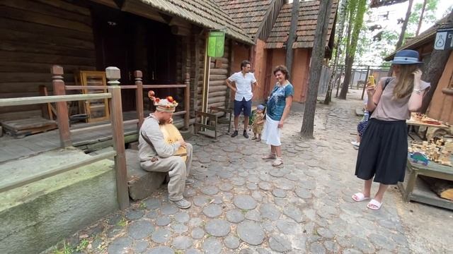 Идеальный семейный отдых. Комплекс Українське село. Даня делает КОНЯ смотреть онлайн