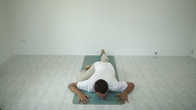 Скорая помощь для позвоночника. Простые упражнения для снятия боли в спине и зажимов. Часть 1 смотреть онлайн