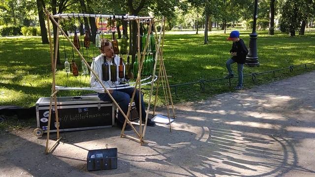 Игра на бутылках. ФЁДОР ГРИГОРЬЕВ. Маленькая ночная серенада Моцарта смотреть онлайн