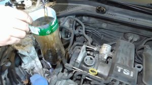 Замена масла в двигателе Skoda Rapid