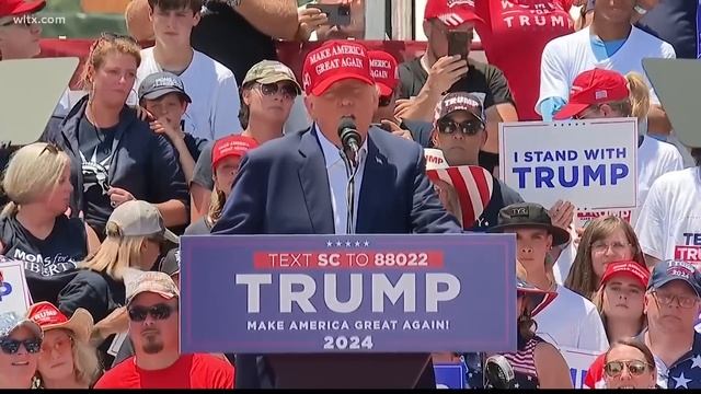 Donald Trump returns to massive rallies with South Carolina event, drawing thousands of supporters смотреть онлайн