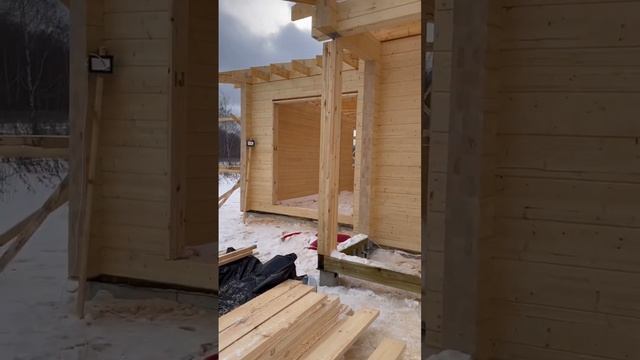 Как и сколько дает усадку дом из клееного бруса. Для чего нужны домкраты на столбах. смотреть онлайн