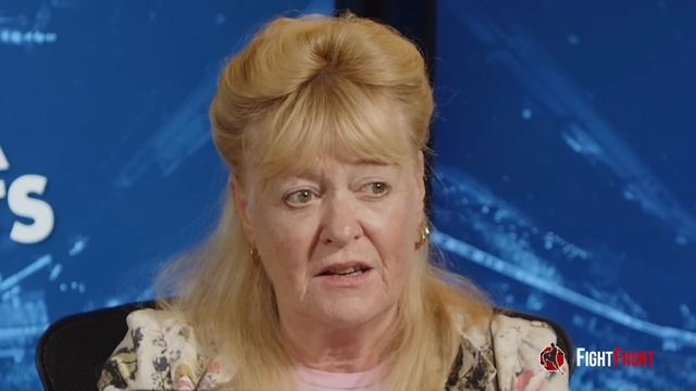 Karens React To MMA смотреть онлайн
