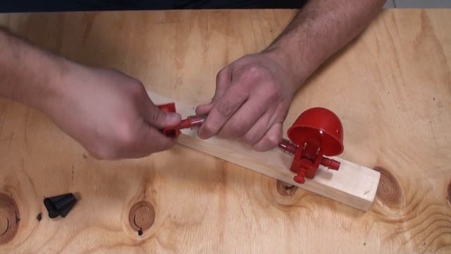 Чашечная поилка для с.х. птицы, Сборка и крепеж смотреть онлайн