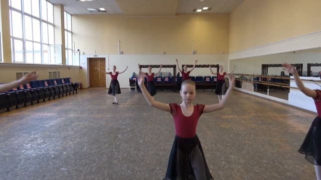 Открытый урок по народному танцу (Старшая 2 группа ШБИ "Арабески") смотреть онлайн