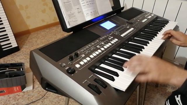 Синтезатор yamaha psr-S670 и случайная мелодия смотреть онлайн