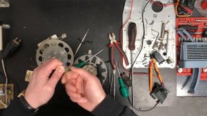 Ремонт Пылесоса Philips Triathlon 2000 не включается! Как разобрать и починить.