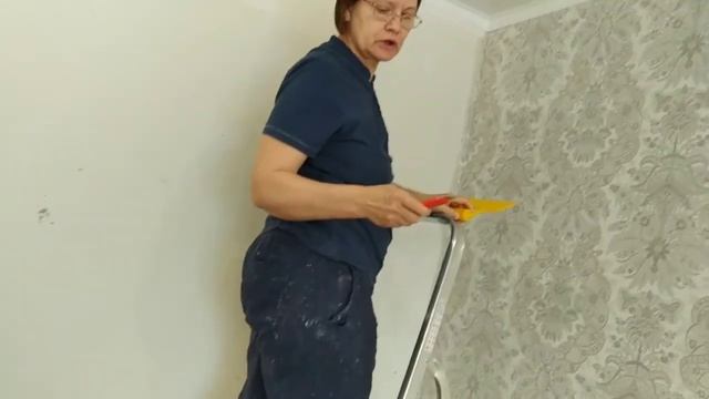 Косметический ремонт в квартире,клеим обои, плинтус легко и быстро. смотреть онлайн