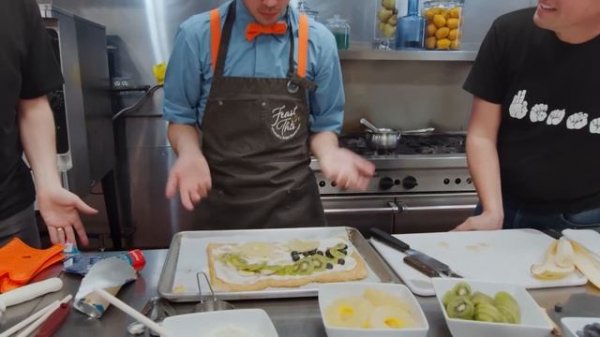 Blippi Explores a Safari Park! | BLIPPI | Educational Videos | Moonbug Kids