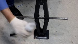 Обслуживание винтового домкрата с помощью сухой смазки AF-511 EFELE