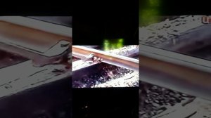 Пучему нельзя использовать в строительстве старые железнодорожные шпалы!