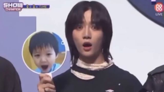 TXT react to their baby photo смотреть онлайн