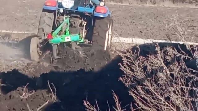 Оранка у Лютому 2024 ! Плуг Bomet із Текроновими Відвалами 2х30 смотреть онлайн