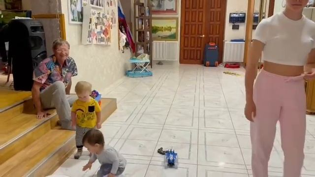 Самая безопасная Плитка для внуков - керамогранит от Торгового Дома Плитка смотреть онлайн
