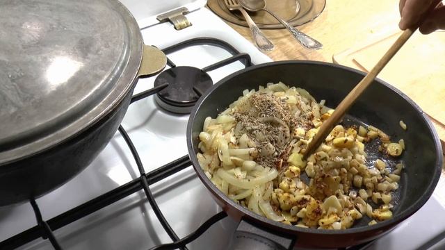 Крем - суп из тыквы "хоккайдо". Ореховый вкус тыквы дополнен пряным вкусом чеснока, имбиря и чили. смотреть онлайн