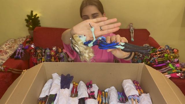 ОГРОМНАЯ КОРОБКА КУКОЛ МОНСТЕР ХАЙ смотреть онлайн