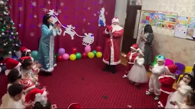 ОК " ГЕНЕЗИС" "Новогодний утренник" младшей группы смотреть онлайн