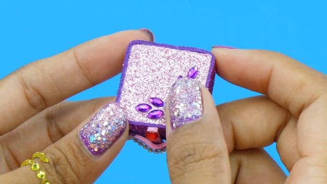 12 DIY Miniature Barbie Hacks and Crafts смотреть онлайн