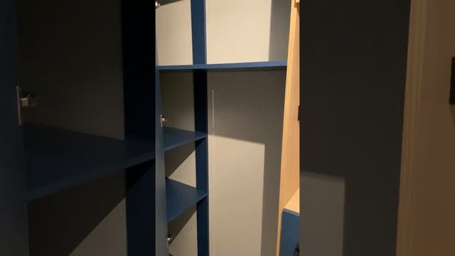 Угловой шкаф с рейками в прихожую смотреть онлайн