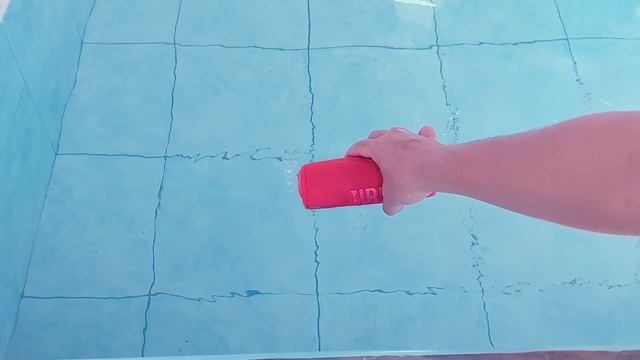 JBL Flip 6 CS version FLOAT Test and Water Test (2023) смотреть онлайн